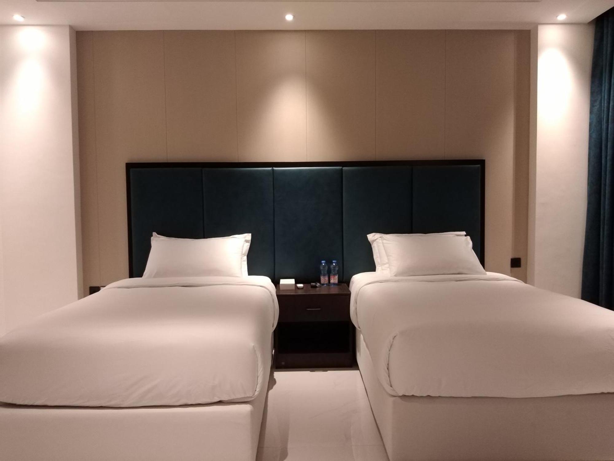 Nebula Hotel Дукм Екстериор снимка