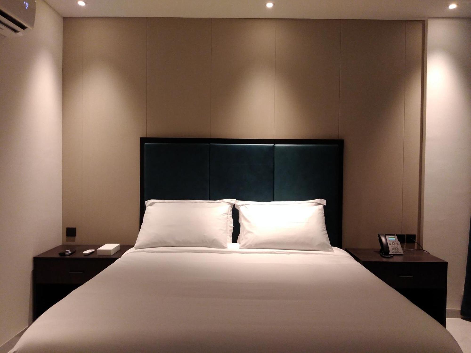 Nebula Hotel Дукм Екстериор снимка